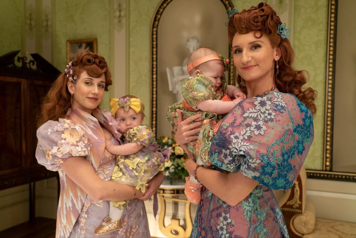 Harriet Cains as Philipa Featherington and Bessie Carter as Prudence Featherington in season three of “Bridgerton.”
