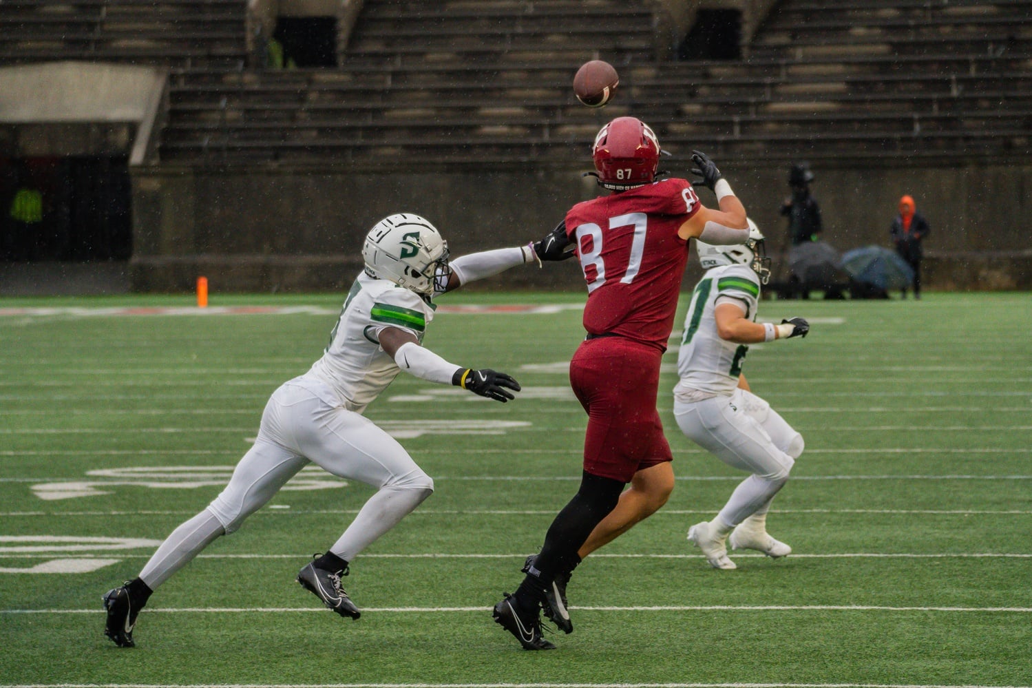 Senior tight end Justin Leszynski had one reception for 15 yards during the Crimson season opener against Stetson University.