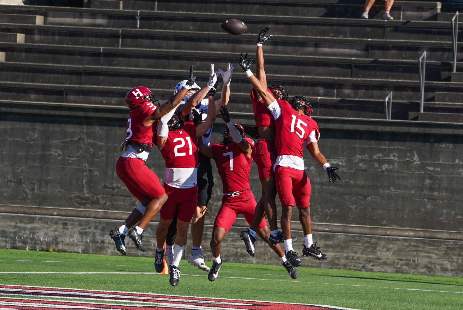 Harvard Defends Touchdown Pass | Sports | The Harvard Crimson