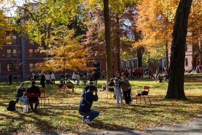 Cover image for Harvard Welcomes Freshman and Junior Families for Family Weekend