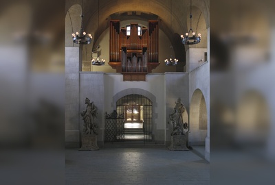 Cover image for A Lunchtime Refuge: Organ Concerts at Adolphus Busch Hall