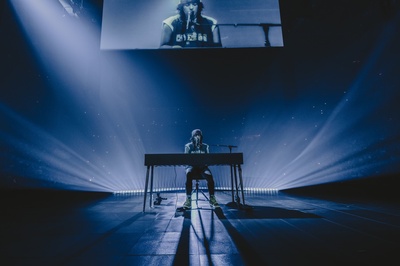 Cover image for Billie Eilish Front Piano Shot