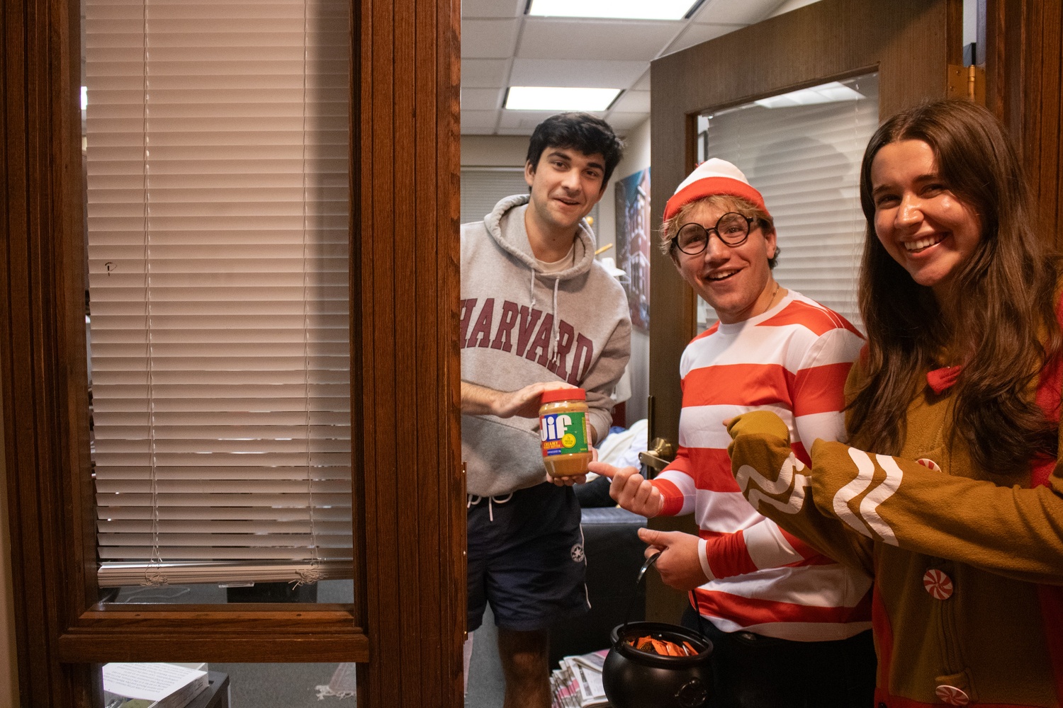 The Crimson's very own president presented us with… peanut butter?