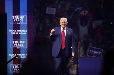 Cover image for Donald Trump Wins Back the White House