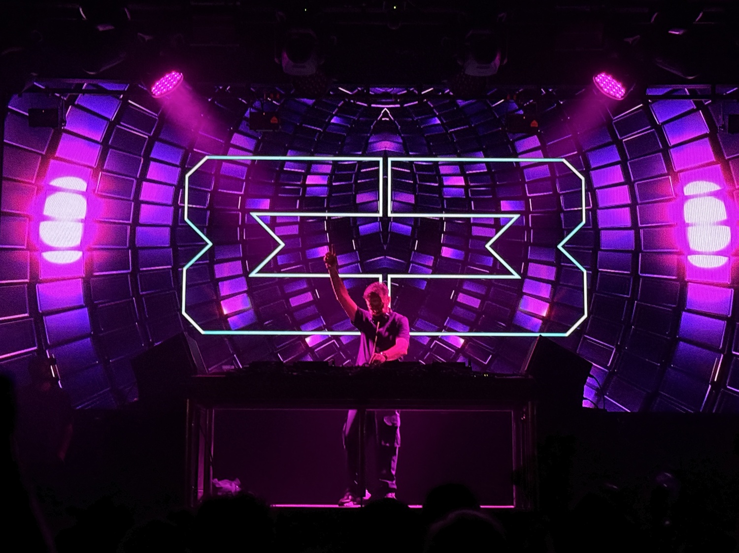 The set was the perfect combination of popular club classics and songs that prompted a mid-club Shazam, keeping partiers engaged and anticipating what was next.