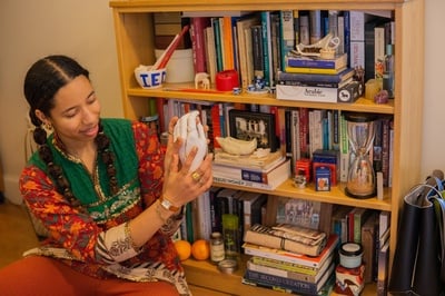 Cover image for Irati Evworo Diez Bookshelf