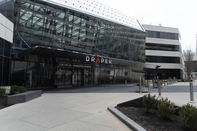 Cover image for Draper Labs Sets Sights on a Far-Side Moon Landing Next Year