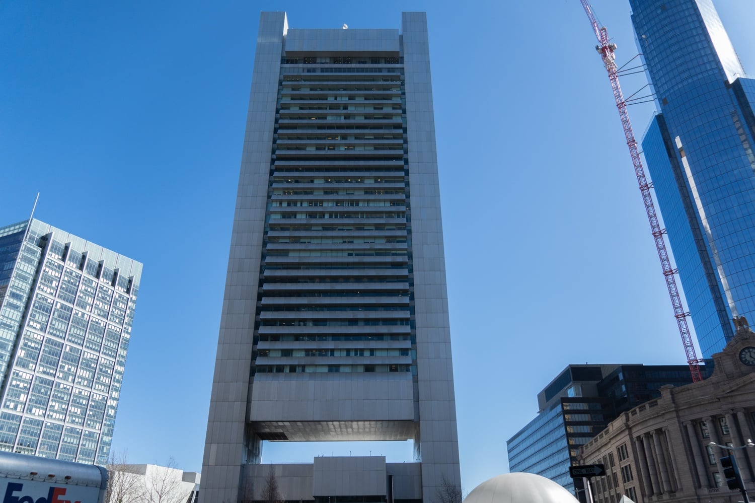 The Univeristy announced on Thursday that HArvard will re-enter the debt market this week. The Harvard Management Company is located at 600 Atlantic Avenue.