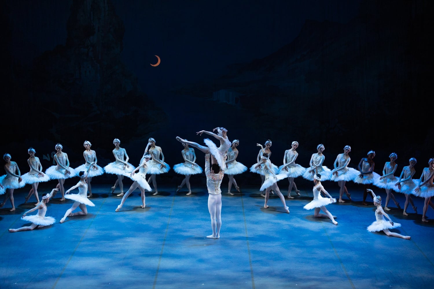 Viktorina Kapitonova and Lasha Khozashvili in Mikko Nissinen’s “Swan Lake.”