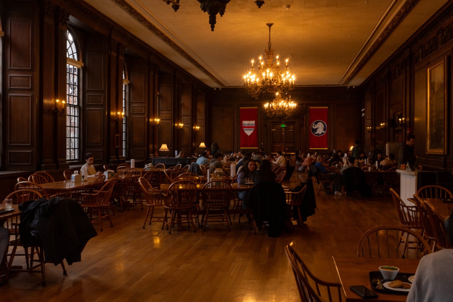 The always bustling Eliot House dining hall.