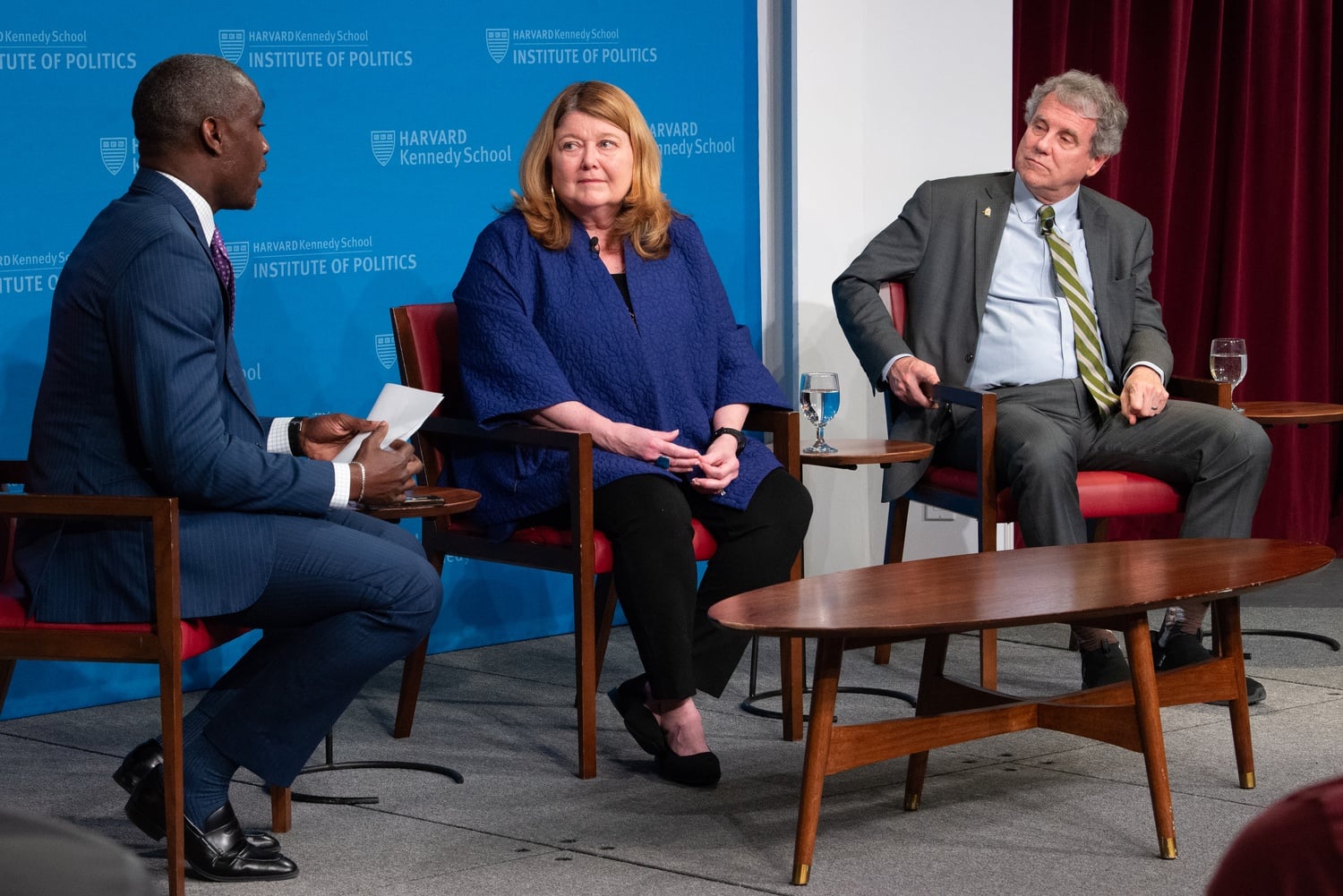Eugene Scott moderates an Institute of Politics forum with Senator Sherrod Brown and Pulitzer Prize winner Connie Schultz, on their experience working in government, politics and journalism.
