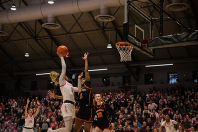 Cover image for Perfect Harmoni: Turner Turns up for Harvard