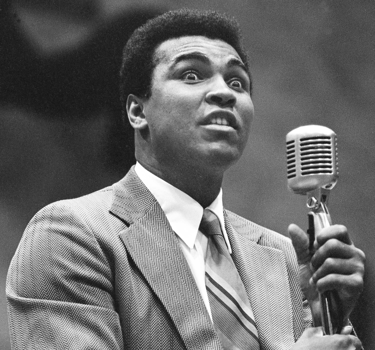 Before speaking at Harvard in 1975, Muhammad Ali drew 800 to a Boston University gym in 1971.