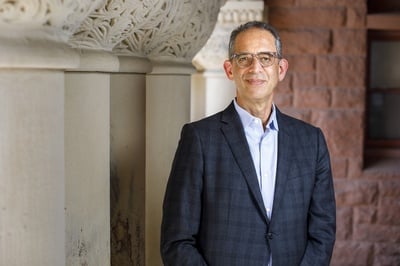 Cover image for John Goldberg To Stay On as Harvard Law School Dean
