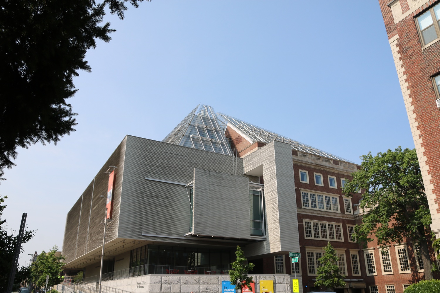 The Harvard Art Museums' two architectural styles.