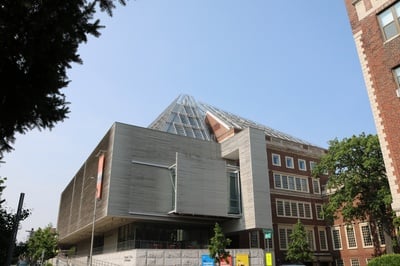 Cover image for Building Harvard: The Harvard Art Museums