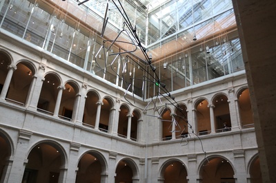Cover image for The Harvard Art Museums' Calderwood Courtyard
