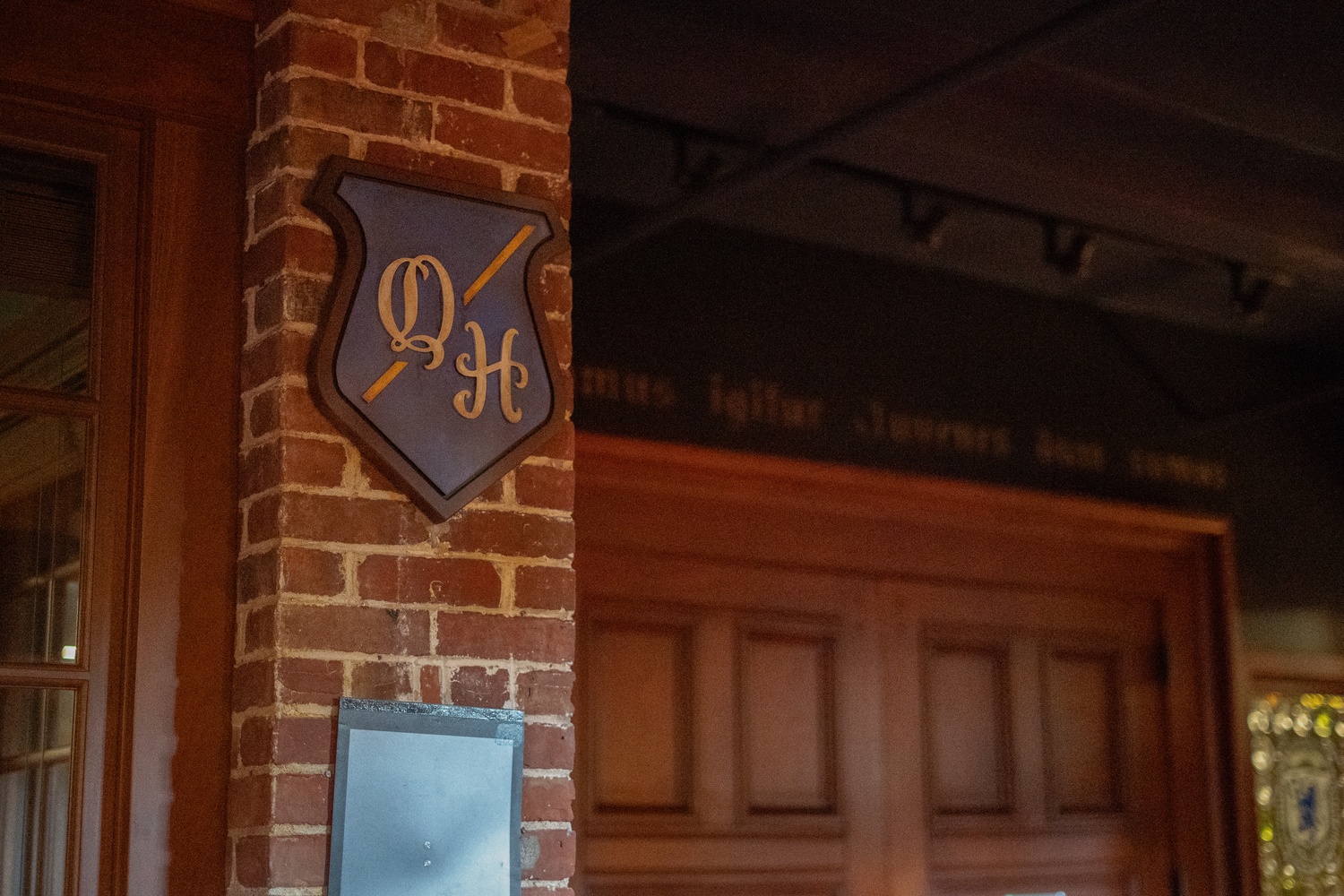Cambridge Queen's Head is located in the lower level of Memorial Hall at 45 Quincy St.