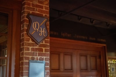 Cover image for Freshmen Taste-Test the Iconic Flavors of Harvard Square at Queen’s Head Pub Event Series