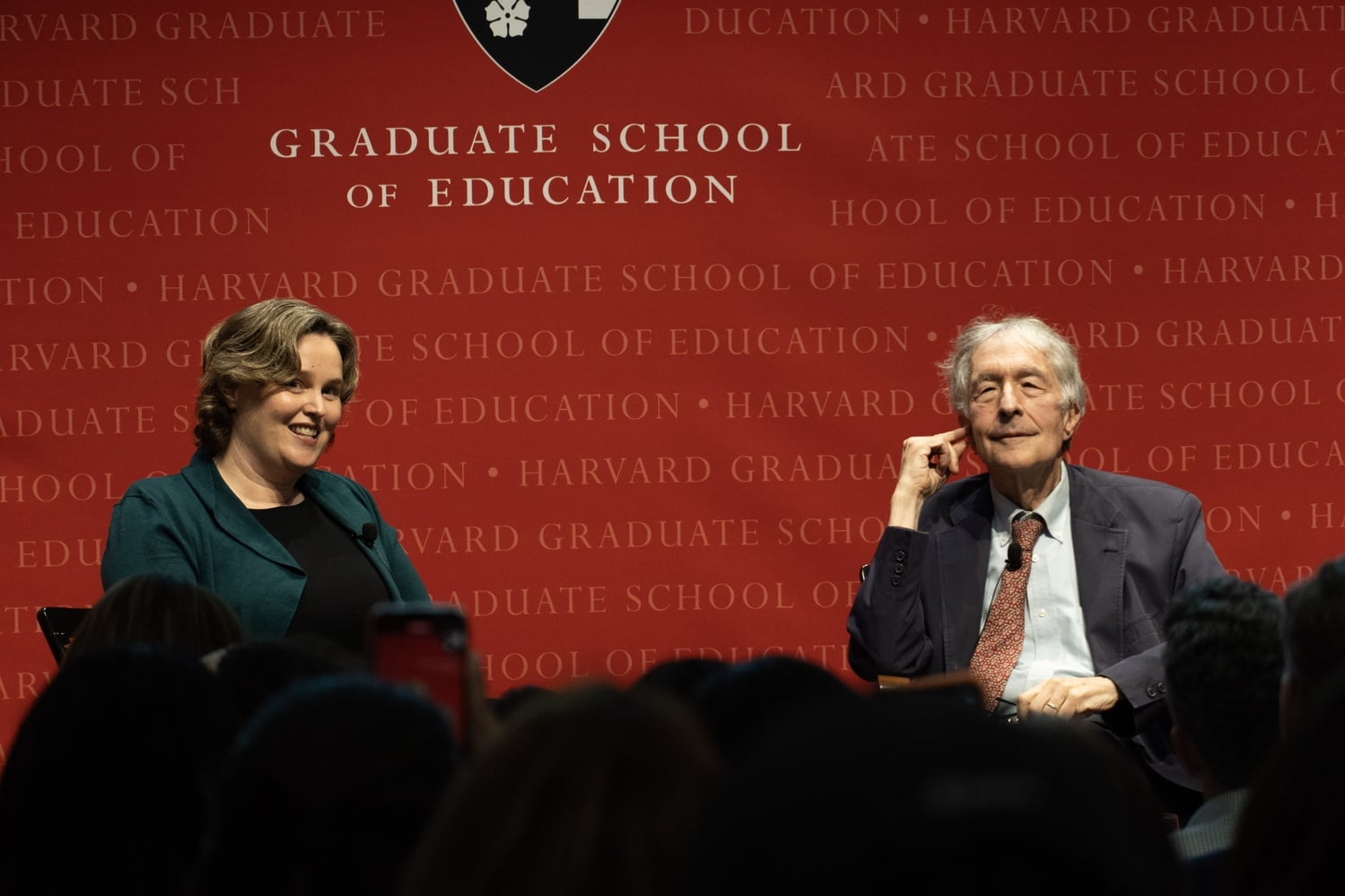 Professor Howard Gardner and international law professor Anthea Roberts discuss the changing partnership between human and AI thinking at a forum Wednesday evening in Askwith Hall.