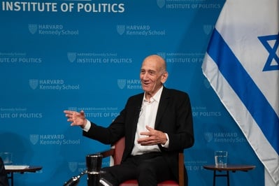 Cover image for Former Israel PM Says Trump Is the Only Leader Who Can End War in Gaza