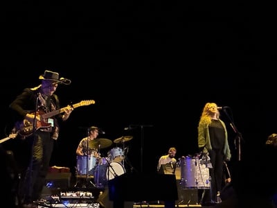 Cover image for Neko Case Concert Review: Bone-Shaking Vocals Blow Away Boston