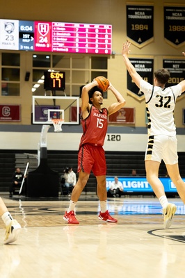 Cover image for Thomas Batties Scans the Floor Against West Point