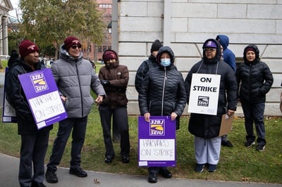 Cover image for Harvard, Custodian Union To Enter Federal Mediation As Negotiations Stall
