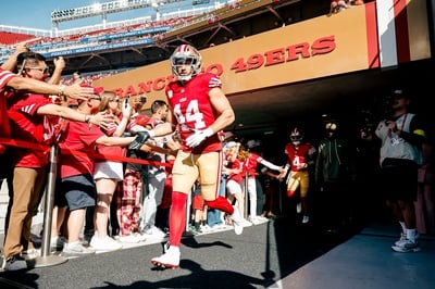 Cover image for Kyle Juszczyk '13 Takes the Field for the San Francisco 49ers