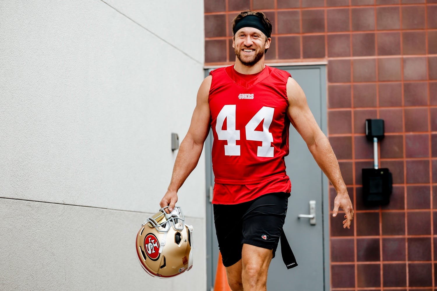 Kyle Juszczyk '13 heads to practice for the 49ers.