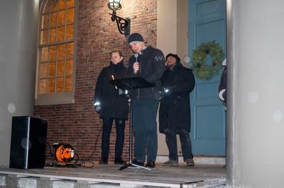 Cover image for More Than 50 Harvard Affiliates Hold Vigil After Brown, Sydney Mass Shootings
