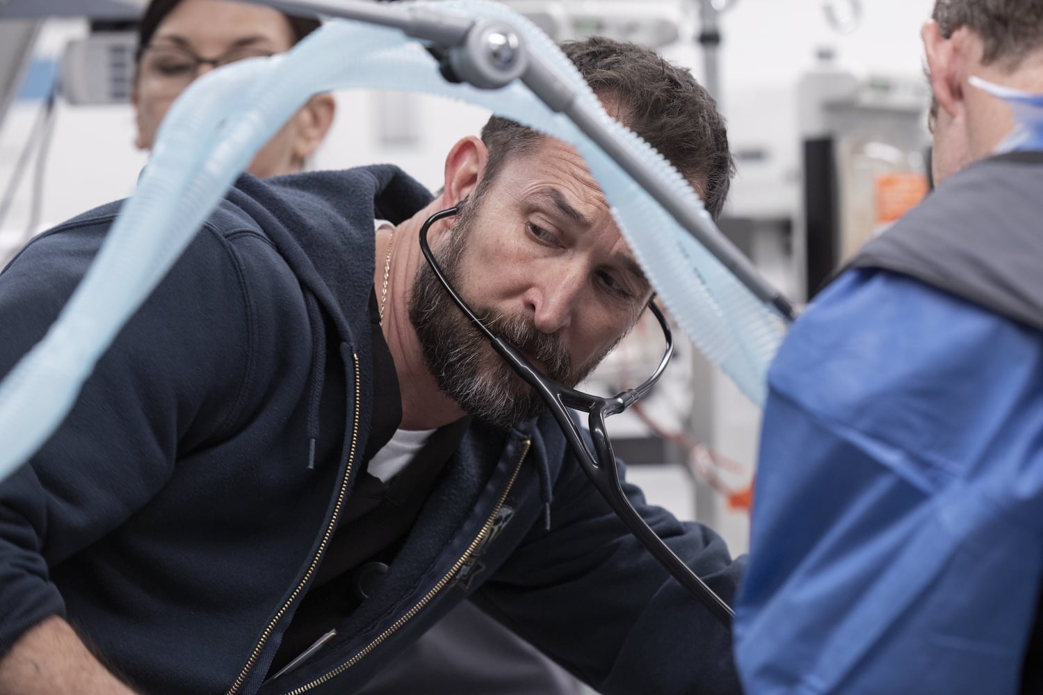 Covering 15 hours of non-stop life-or-death stakes, “The Pitt” throws its viewers directly into the chaos of the fictional Pittsburgh Trauma Medical Center and never lets go.
