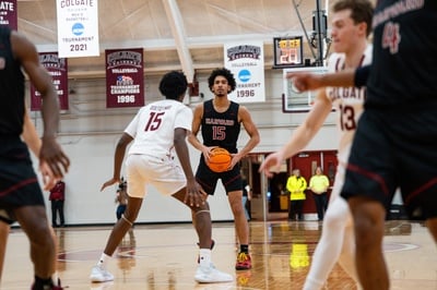 Cover image for Thomas Batties II Scores Season High 22 Points