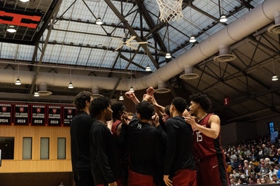 Cover image for Harvard Huddles