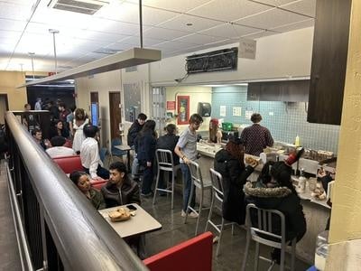 Cover image for Grille Busy Night