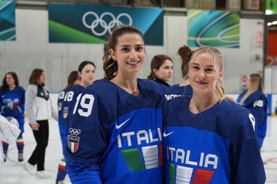Cover image for Kristin Della Rovere ’23 and Team Italy Fall to the U.S. in Olympic Hockey Quarterfinal