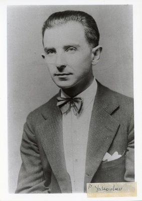 Cover image for Young Yakovlev