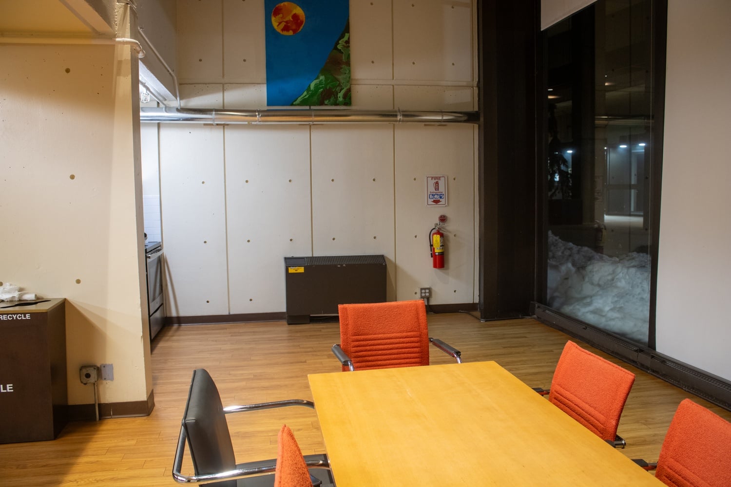 The Junior Common Room in Mather House. Students have reported persistently cold temperatures in common spaces across the House this winter due to ongoing heating issues.