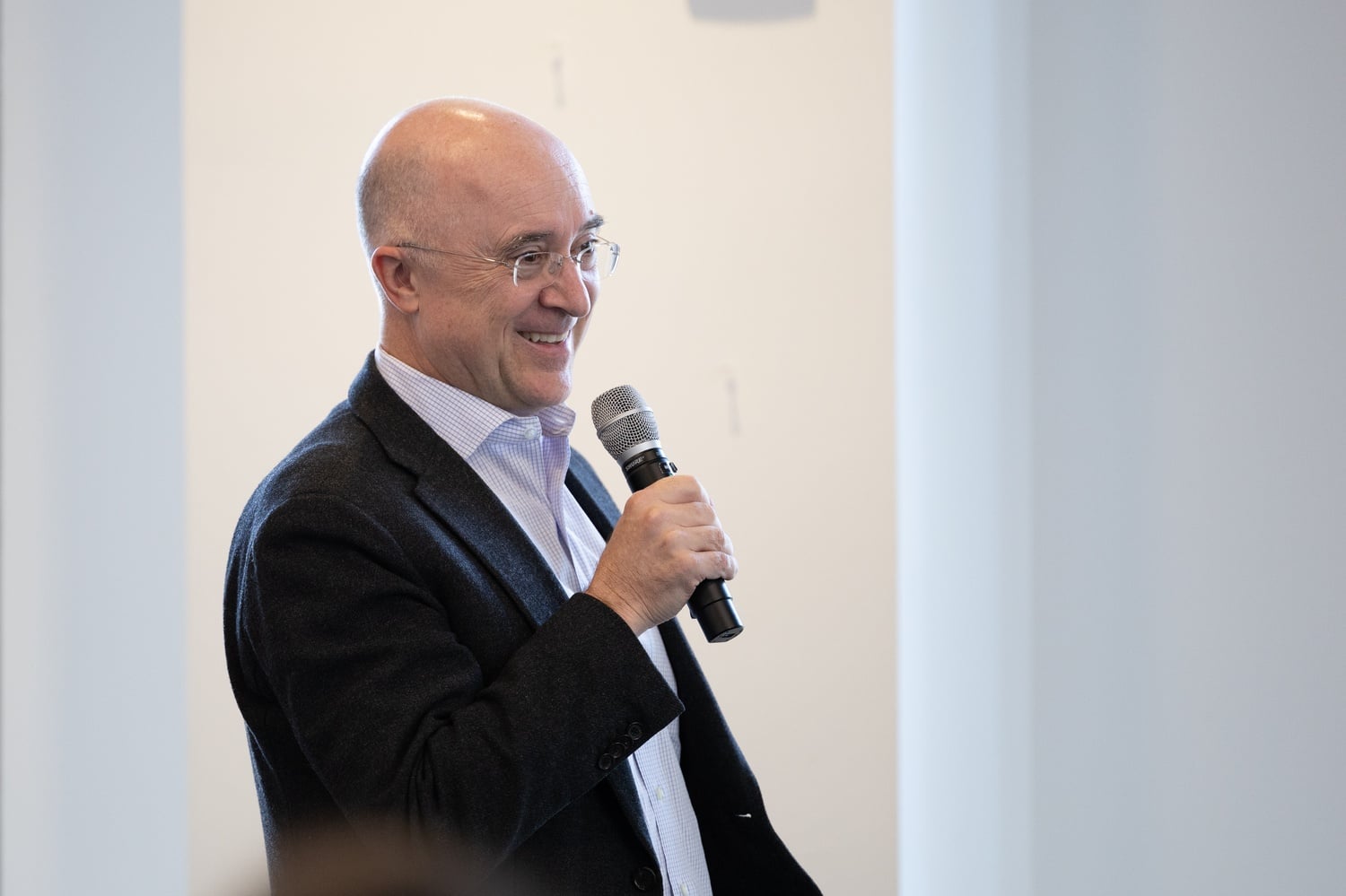 Board of Overseers candidate Philip L. Harrison '86 criticized Harvard guidelines barring alumni interviewers from discussing applicants' race.