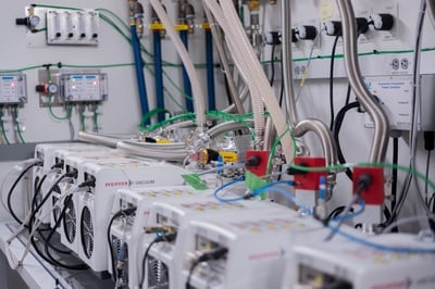 Cover image for Mundy Lab Vacuum Machines