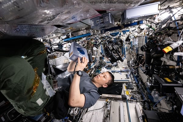 Cover image for Navy SEAL and Astronaut Jonny Kim on Relearning Empathy and Awe