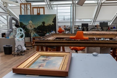Cover image for Harvard Art Museums' sunlit conservation lab.