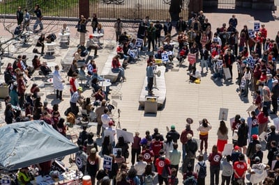 Cover image for In Photos: First Week of the HGSU Strike