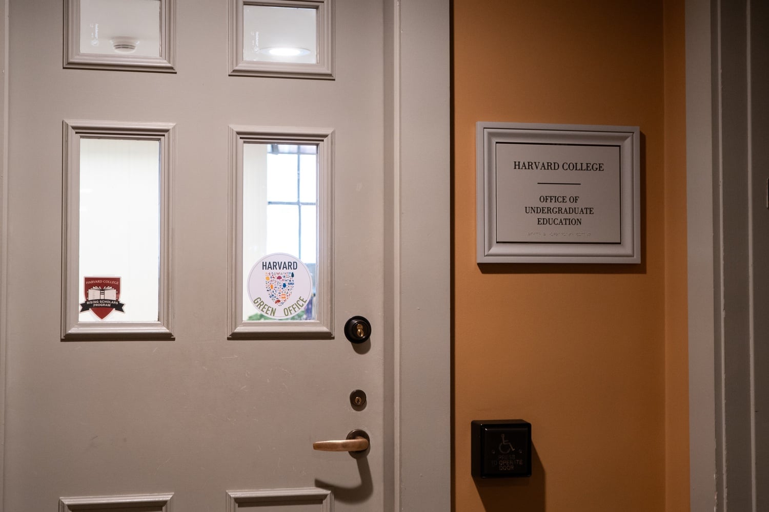 Harvard College will begin strictly enforcing its thesis requirement for joint concentrators next year, a shift expected to most affect Physics students.