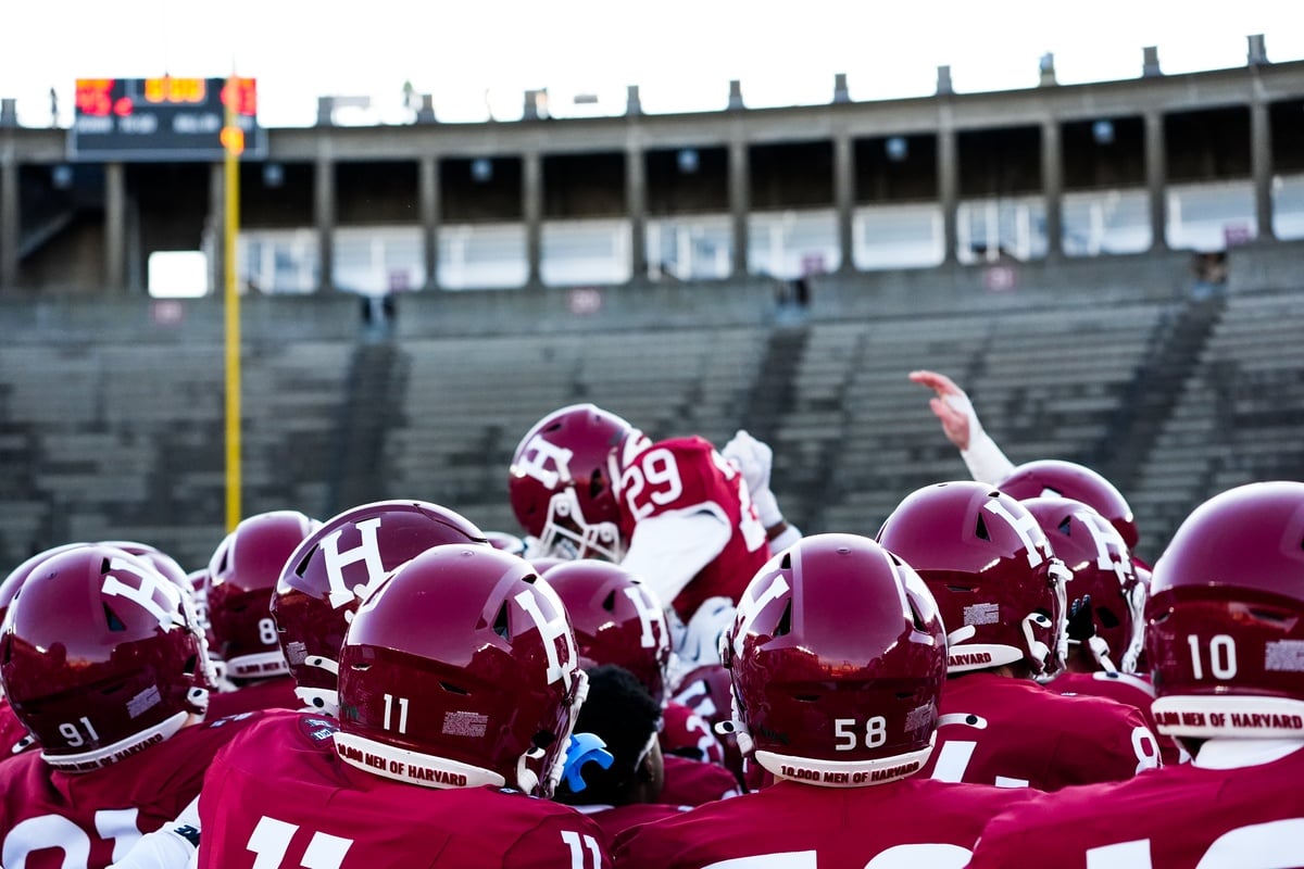 Cover image for A Kick for Glory: How Harvard Football Stormed Back Against Penn