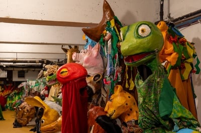 Cover image for Of Dust and Dragons: Boston’s Underground Puppet Library