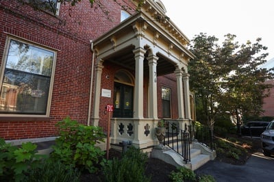 Cover image for Greenleaf House