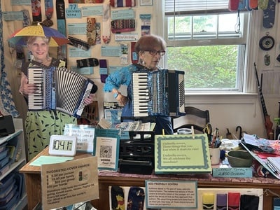 Cover image for Umbrella cover museum accordion