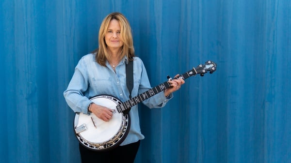 Cover image for Harvard Artist Profile: Alison H. Brown ’84 Brings Genre-Defying Bluegrass Back to Cambridge