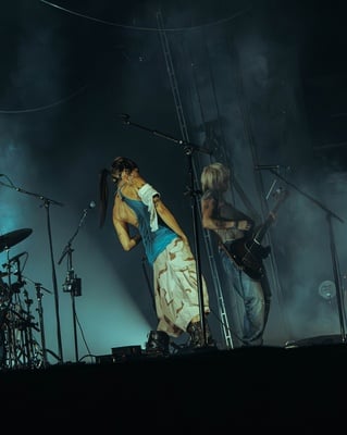 Cover image for beabadoobee Concert Review: Lighting Up TD Garden on ‘The Powerlines Tour’